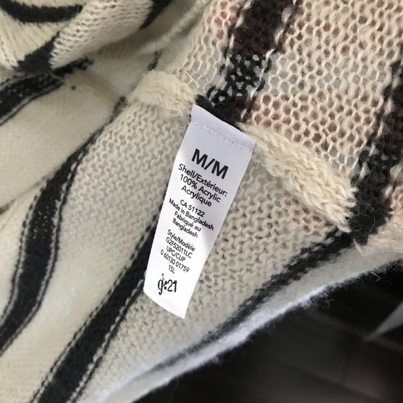 G21 Long Sweater Size Medium - Picture 4 of 4